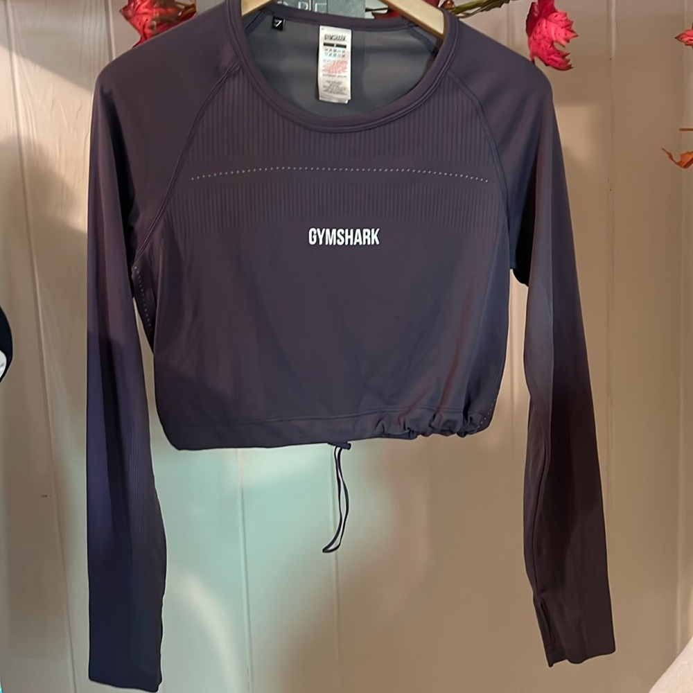 🔥GYM SHARK Women T-Shirt S Purple Cropped Long Sleeve Sportswear Stretch Logo - Picture 1 of 3